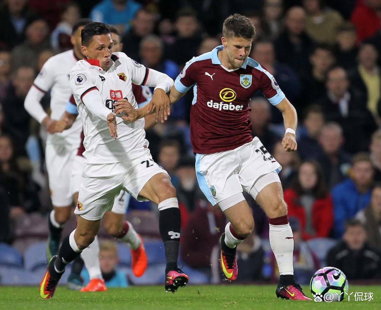 沃特福德客场战平南安普顿，暂时摆脱降级危机的简单介绍