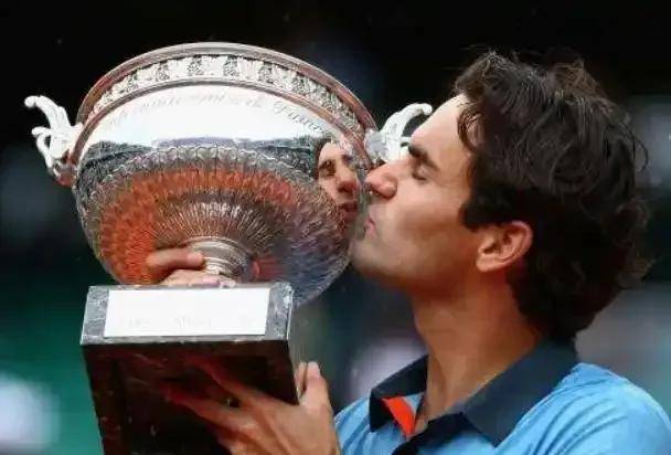 包含费德勒迎来十赛季高光表现，C9球迷沸腾！的词条