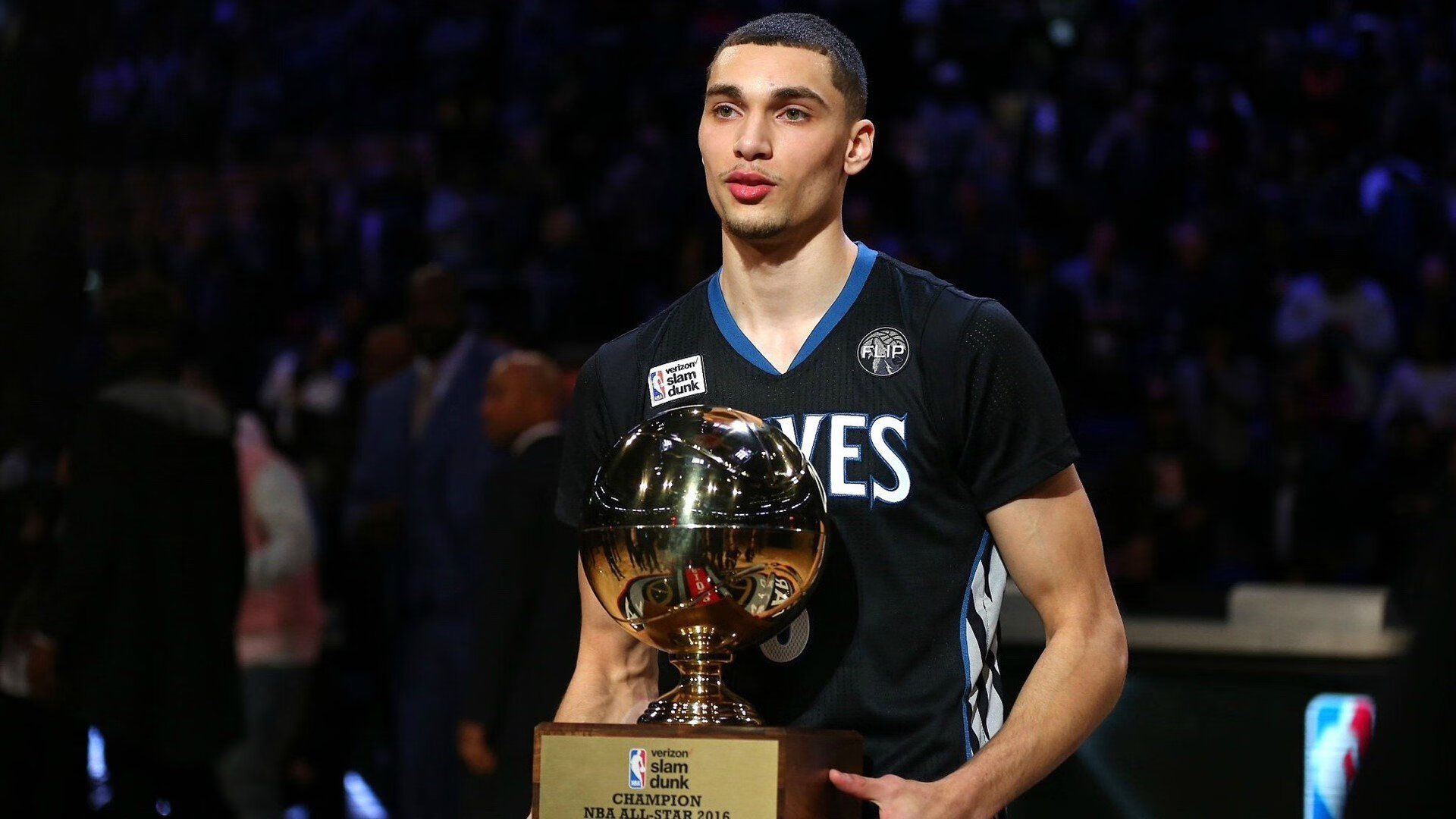 哈兰德在中国队比赛中最后时刻胜出，最后时刻胜出引发热议！赢得满堂喝彩